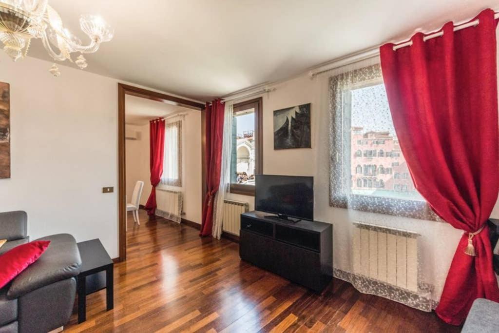 Rialto Apartment With Canal Grande View Venice Ngoại thất bức ảnh