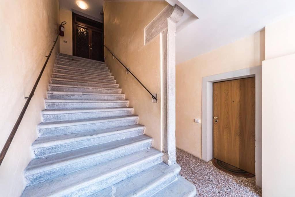Rialto Apartment With Canal Grande View Venice Ngoại thất bức ảnh